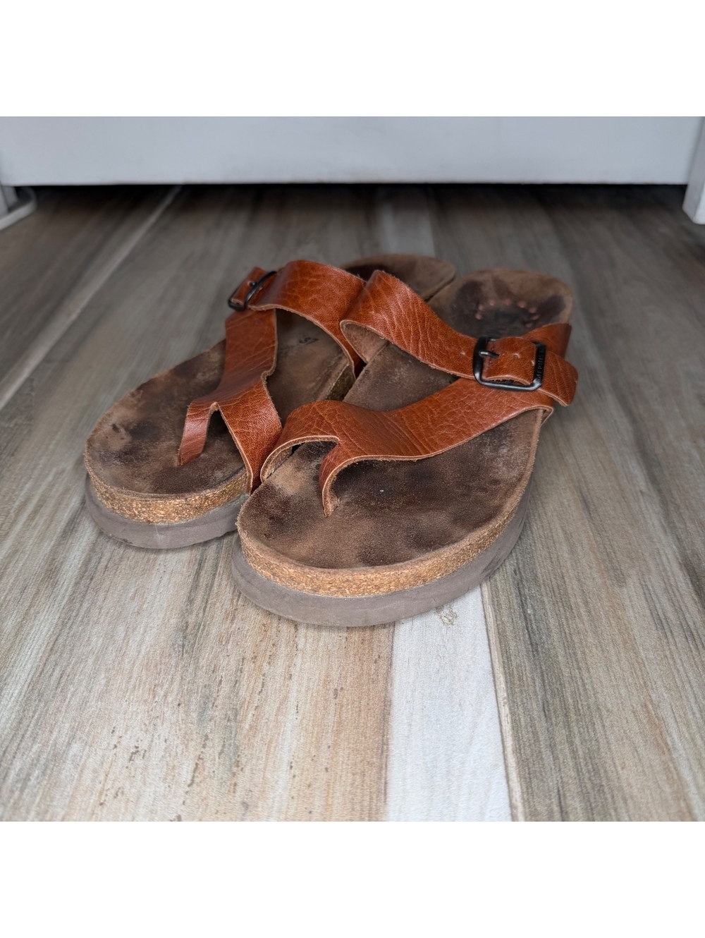 Mephisto Helen Toe Loop Brown Leather Sandals Womens Sz 6.5 Adjustable Strap